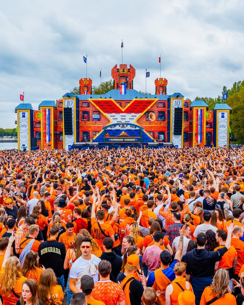 Supersized Kingsday